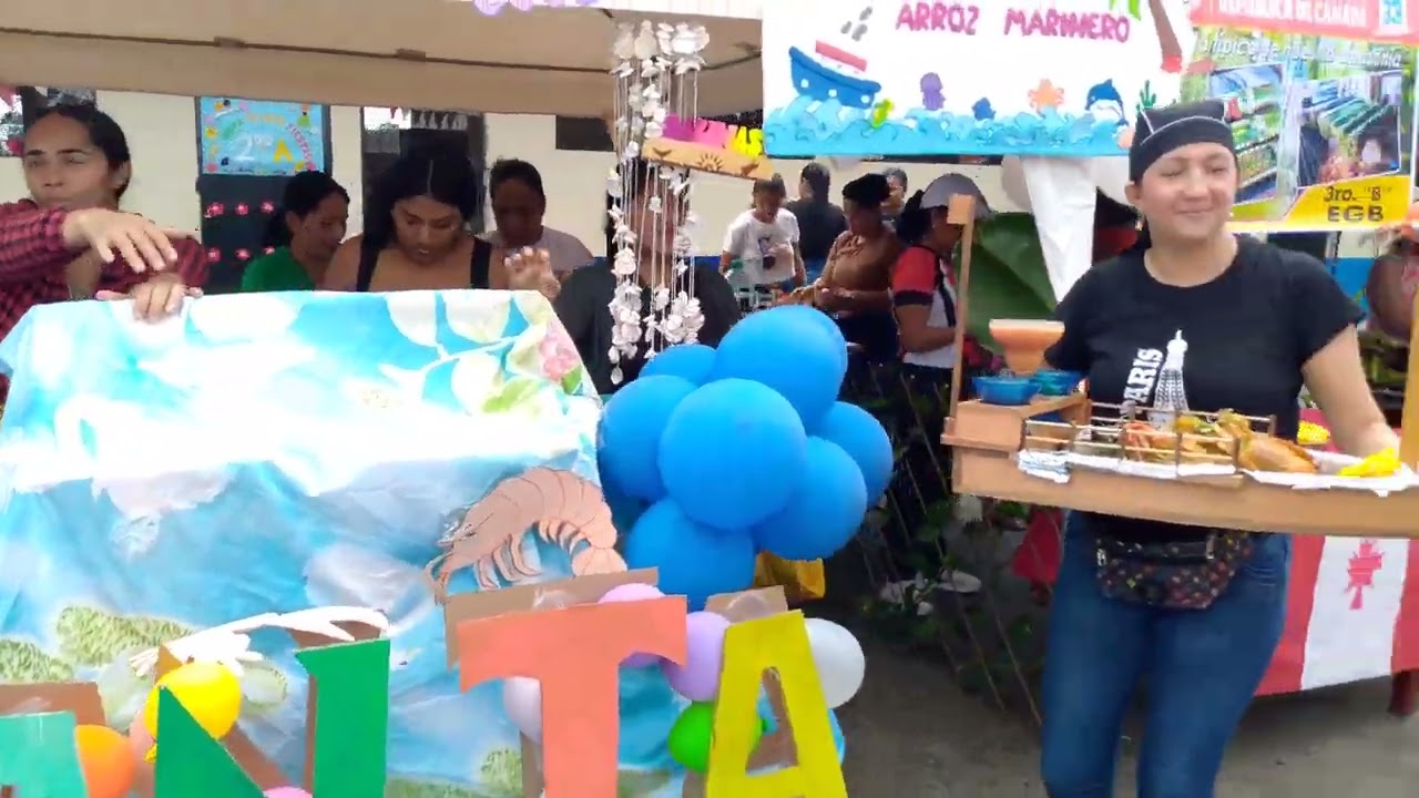 #gastronomia, los platos típicos, en las fiestas canadienses, la reina Lesly Sotalin..