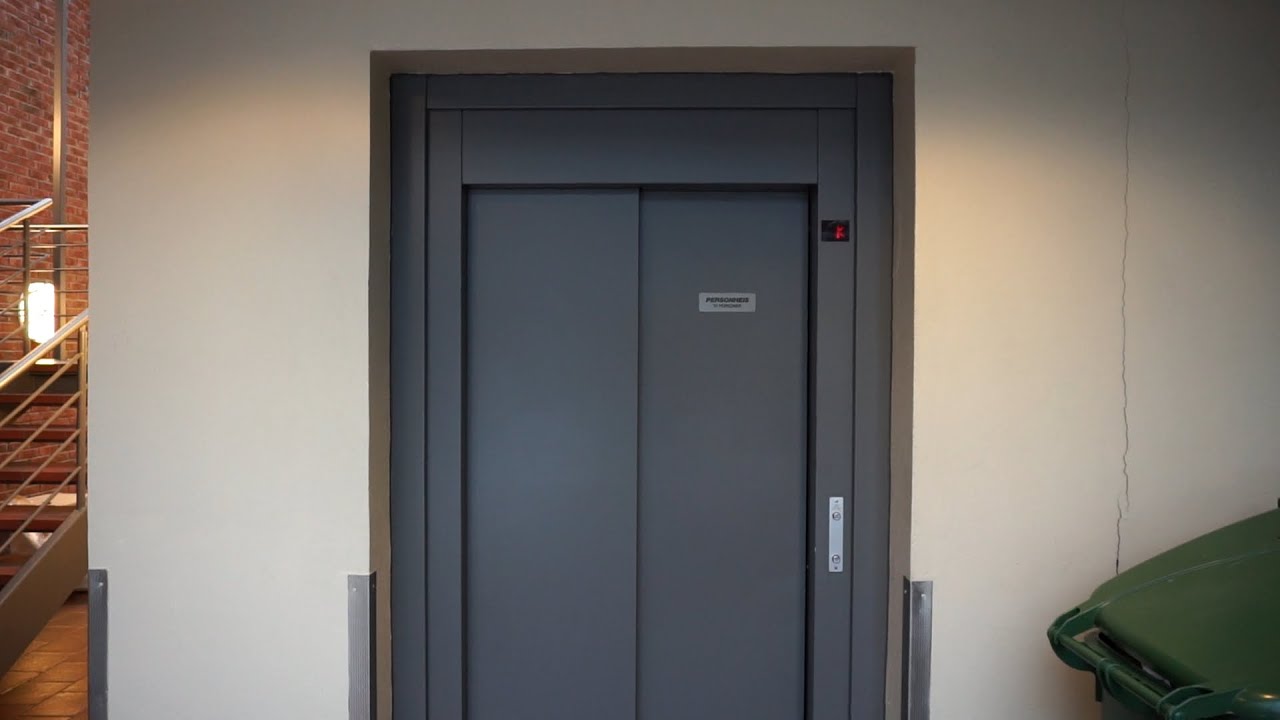 Original 1986 ThyssenM.A.N traction passenger elevator Jerikoveien