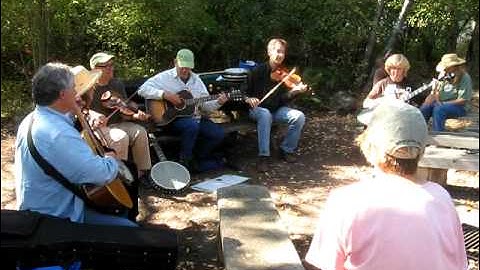 Brad Leftwich sings Lazy John @ American Banjo Camp 2009