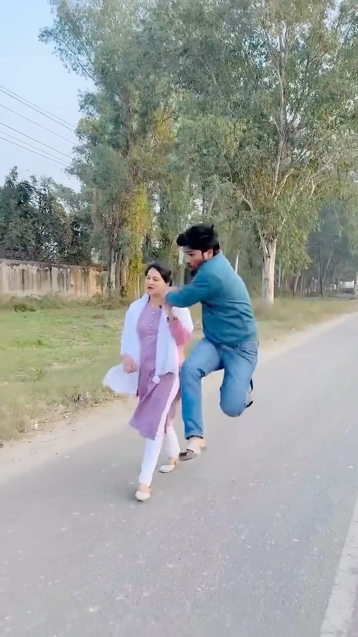 Tarzan car ne kamaal kar diya ? Part 2 #shorts #youtubeshorts  #winter #magic #comedy