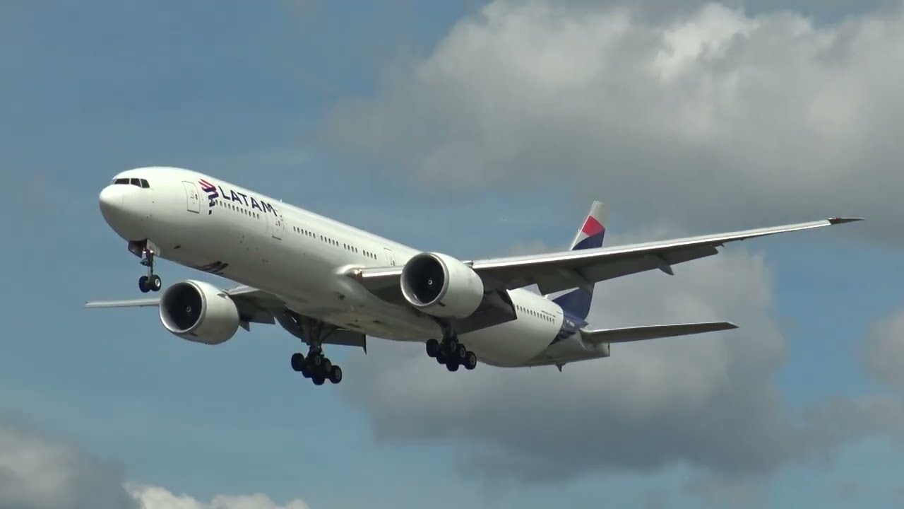Latam Boeing 777-300 PT-MUD Landing London Heathrow 27R