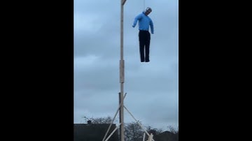 Keir Starmer Bonfire Effigy - Flag Man