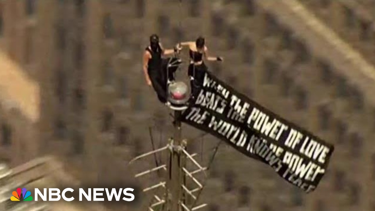 Two arrested after scaling Empire State Building in daring stunt