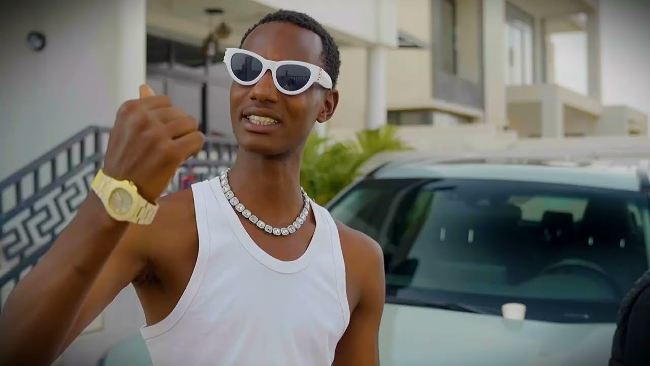 ATTACK WITH THE MIC   BY  KELLY RACKS  (  Official Video  )