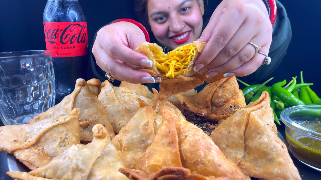 Eating😋Variety Samosa,Aloo,Malai Paneer,Chowmine,Macroni,pizza Samosa ll Foodie Gd ll