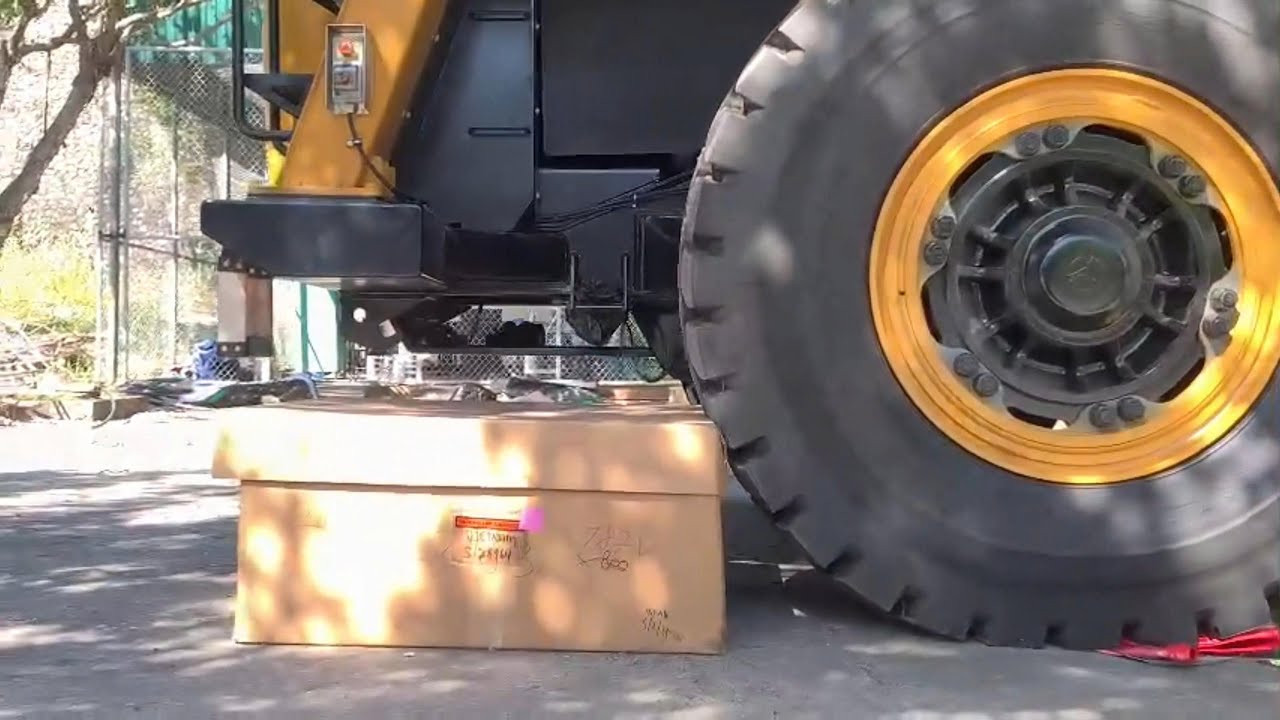 Giant Truck Crushing a Massive Cardboard Box | CRUSHING CRUNCHY AND SOFT THINGS WITH A GIANT TRUCK