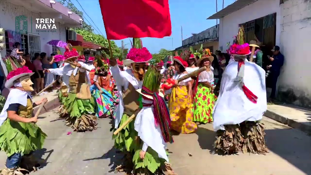 La Danza del Pochó marca el inicio del Carnaval en Tenosique, Tabasco.
