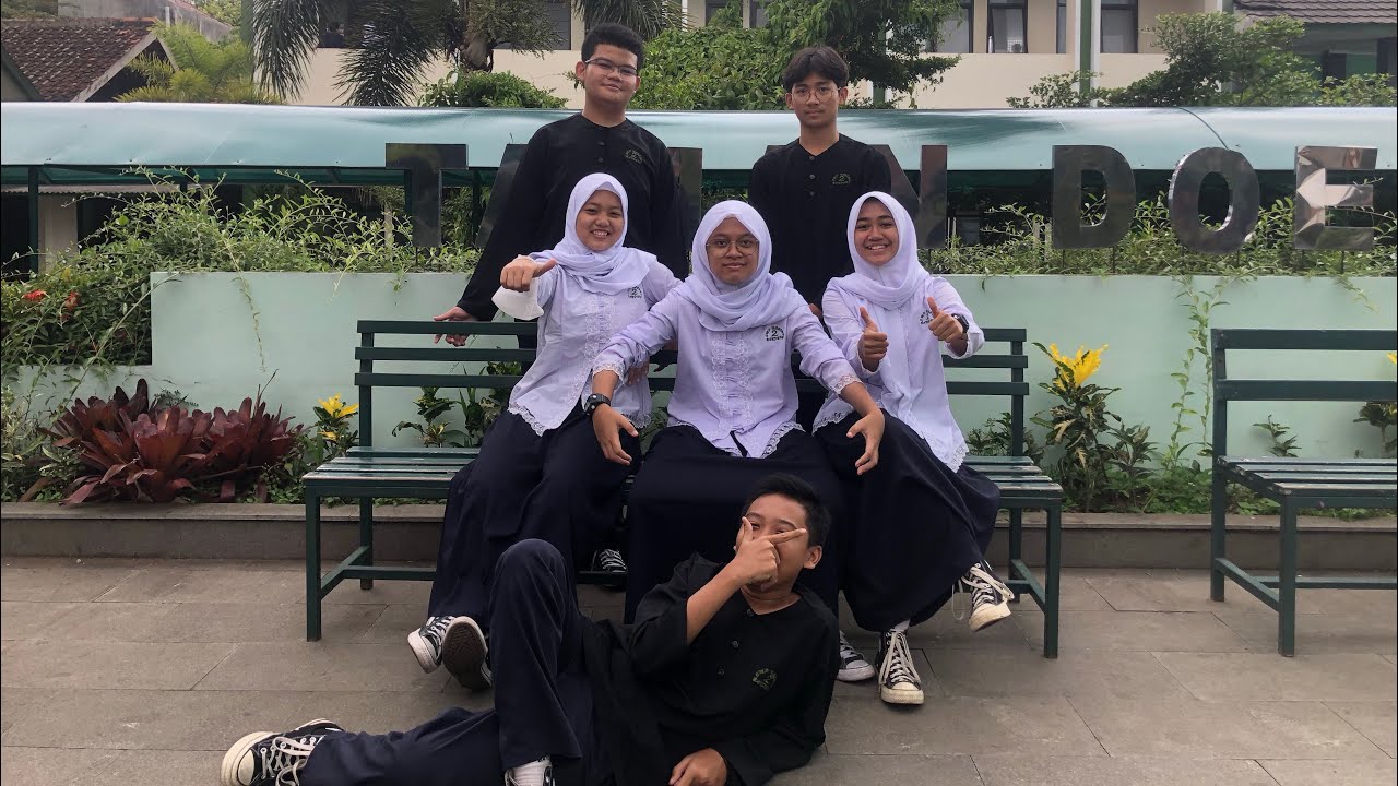 Penjelasan Rumus Excel // Kelompok 4 // 9C