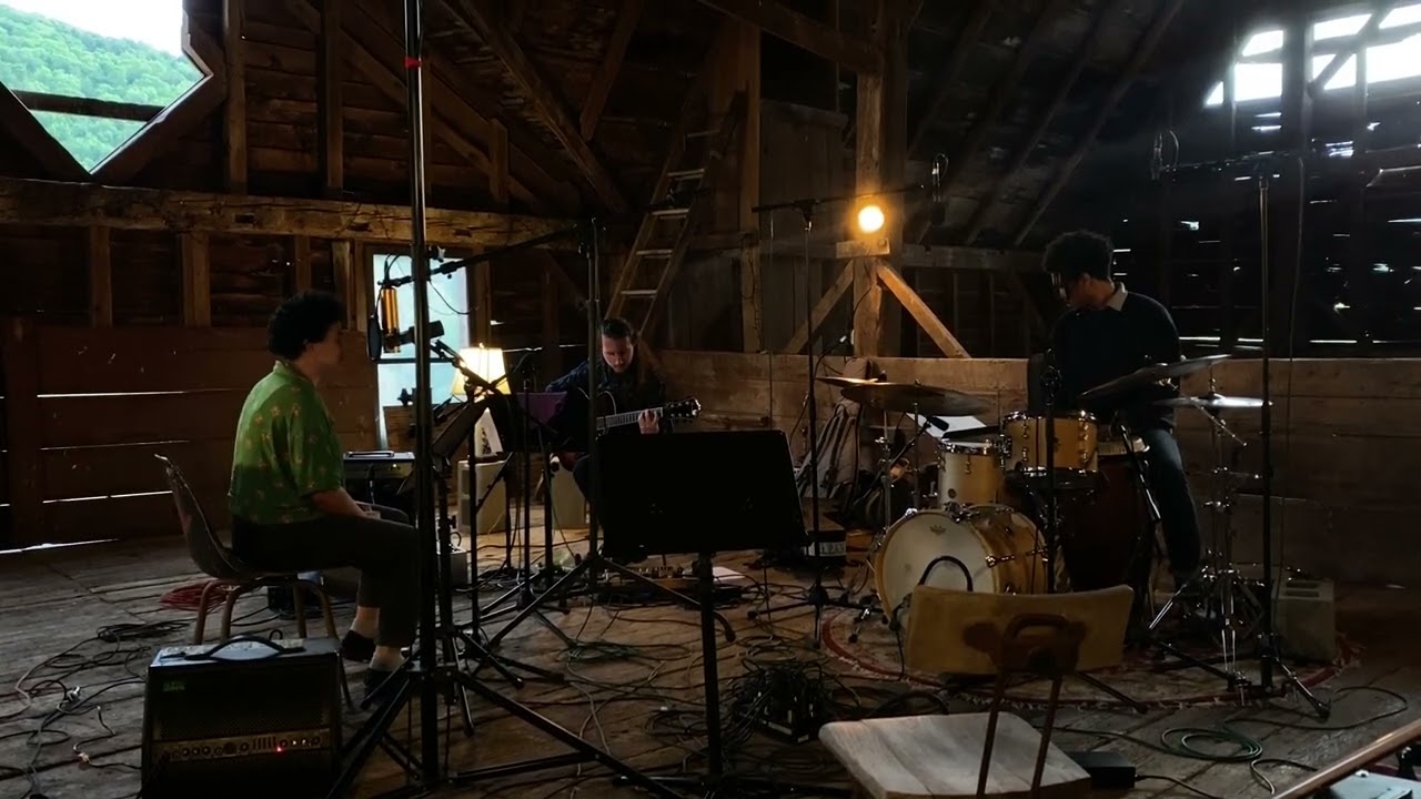 Latibonit O Live at Looking Glass Arts