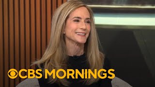 Download Lagu Holly Hunter on \ MP3