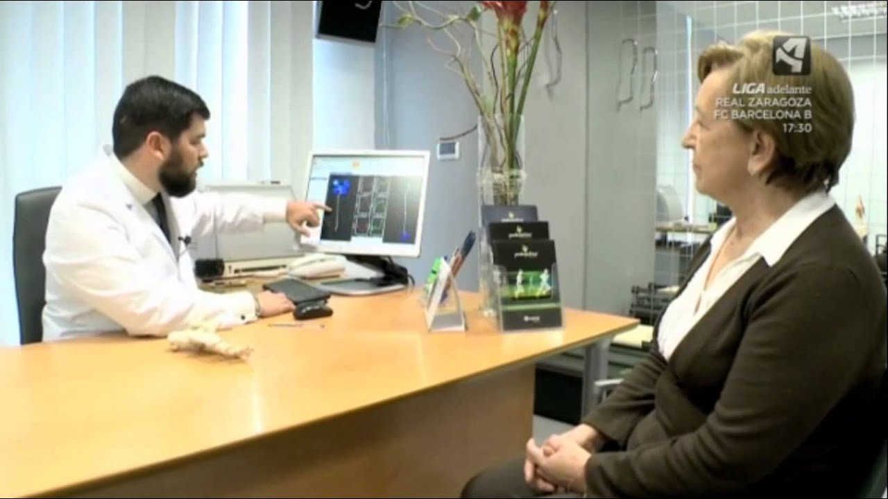 ¿Quién es Luis Ángel Mozos García y cuál es su experiencia como podólogo en Vitoria?