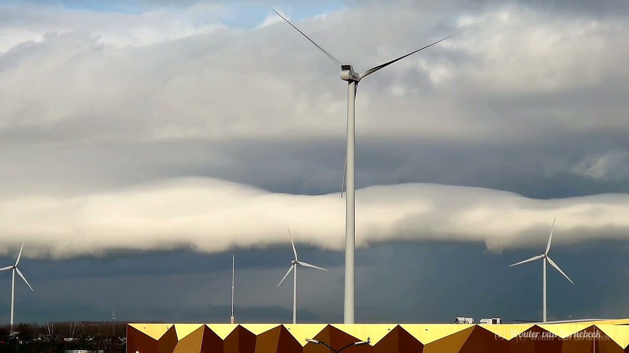 Zware sneeuwbui met rolwolk! (12/04/2021)