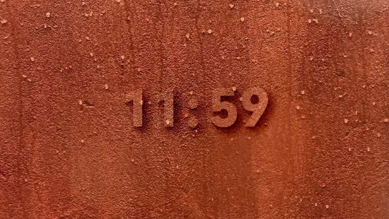 11 minutes and 59 seconds countdown rainy wall through glass timer