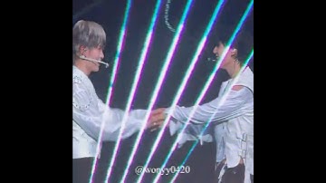 ZEROBASEONE HANBIN & MATTHEW DID ROSÉ & BRUNO MARS APT. DANCE CHALLENGE