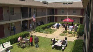 Community honors fallen service members at Heroes House in Dallas