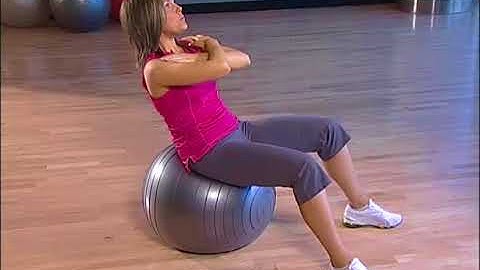 Abdominal crunch with fitness ball