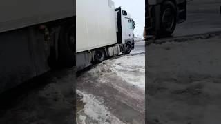 Winter is not finish for someone #trucker #truckdriving