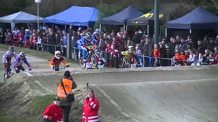 Kevin v Uden 1e M A.K.1 Volkel 2013 Bike-trends team