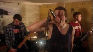 Neck Deep - I Couldn't Wait to Leave 6 Months Ago (Official Music Video)