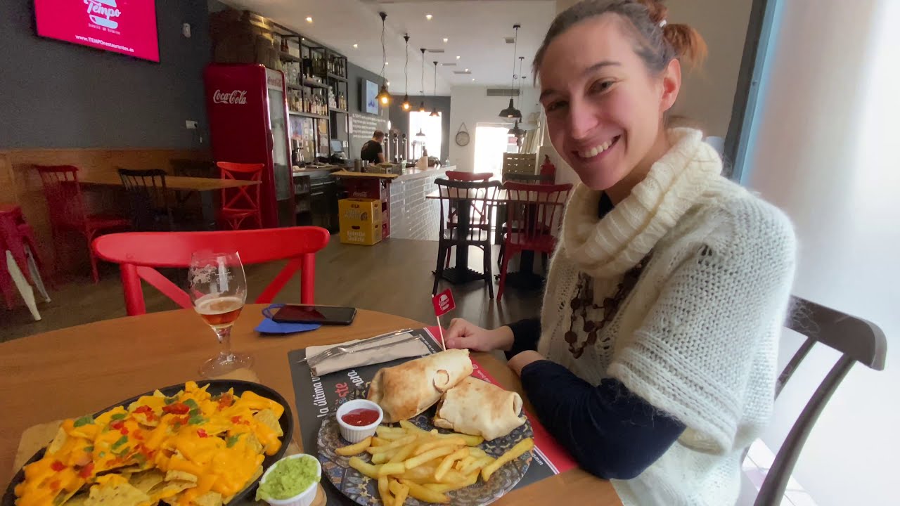 We Found The Best Burger Place in Jaén! Southern Spain, Andalusía Vlog