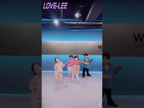 AKMU(악동뮤지션) - <strong>Love</strong> lee | 챌린지 | 안무 | 목요유아댄스 [<strong>TEAM</strong> B] #shorts [와와댄스주니어키즈아카데미]