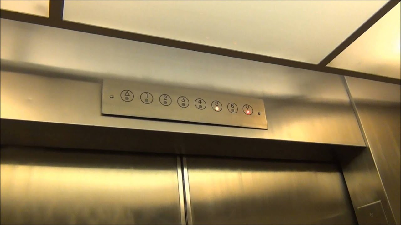 R&O Traction Elevator Holiday Inn/Holiday Center Parking Ramp