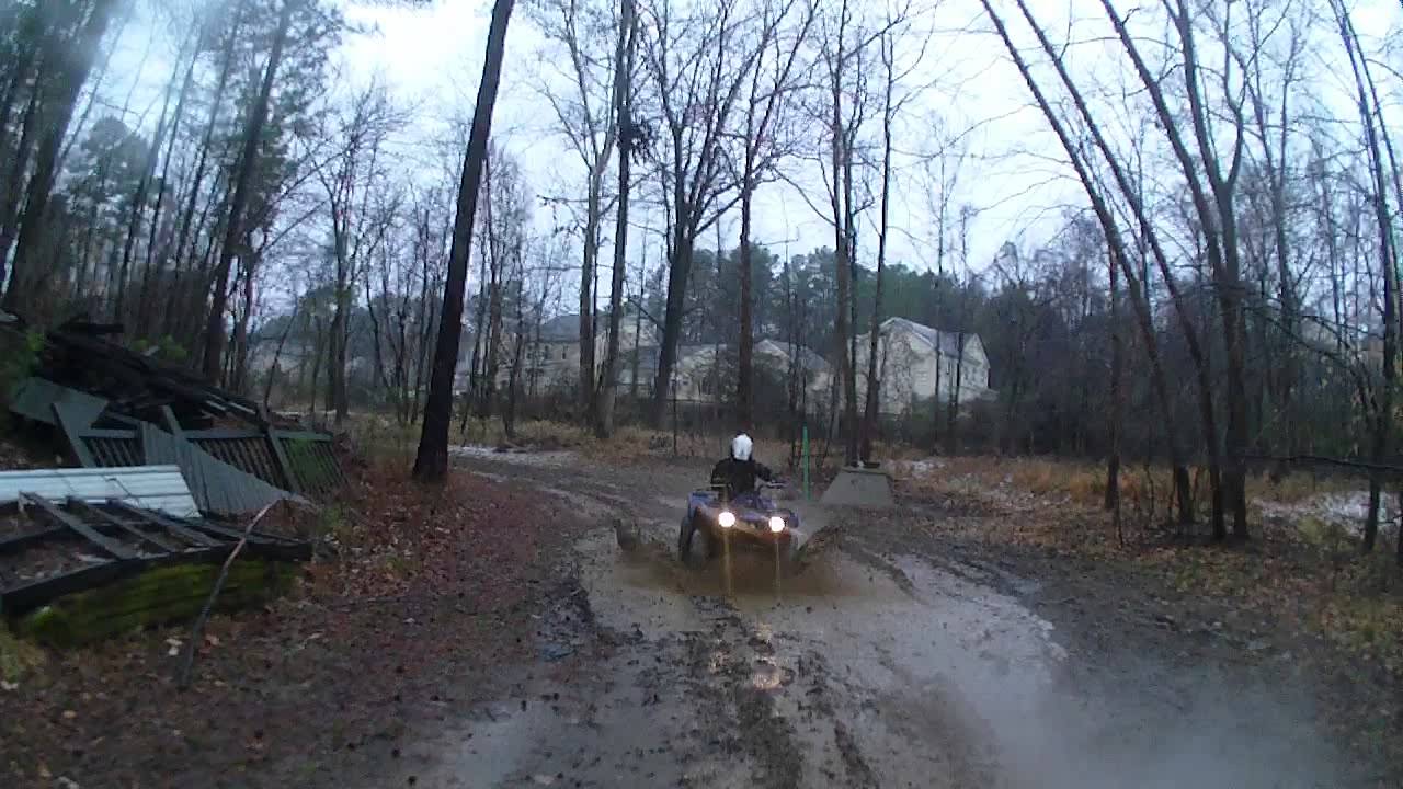 2011 Yamaha Grizzly 350 muddin wth Honda Rancher 420 YouTube