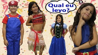 COMPRANDO A FANTASIA DE CARNAVAL COM MARIA CLARA E JP