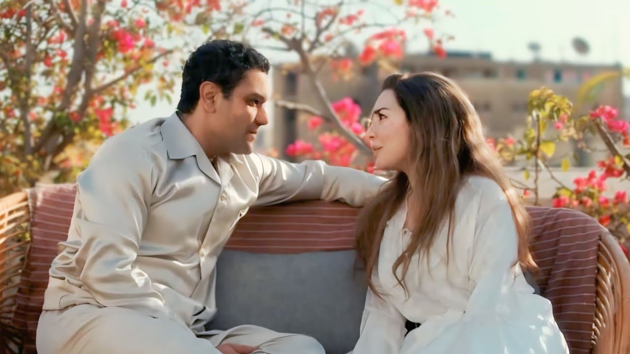 بعد الطلقة التالتة من جوزها بتطلب من سواق تاكسي اول مرة تشوفه يتجوزها وبيوافق. قلبي ومفتاحه