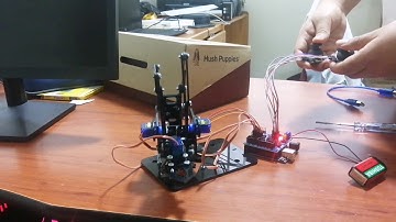 Brazo robotico controlado por 2 joystick