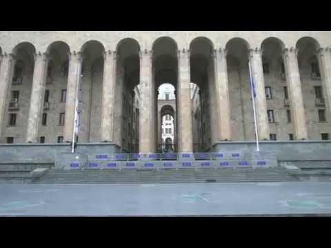 საბჭოთა ოკუპაციის დღესთან დაკავშირებით, პარლამენტის შენობებზე სახელმწიფო დროშები დაეშვა