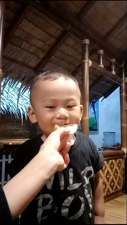 #shorts | Anak kecil kekecutan makan lemon