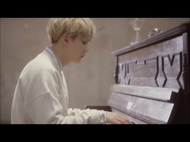 BTS SUGA PLAYING I NEED U (PIANO VER.) 10 MINUTE VERSION/ 10 MINUTOS/ 10 분 class=