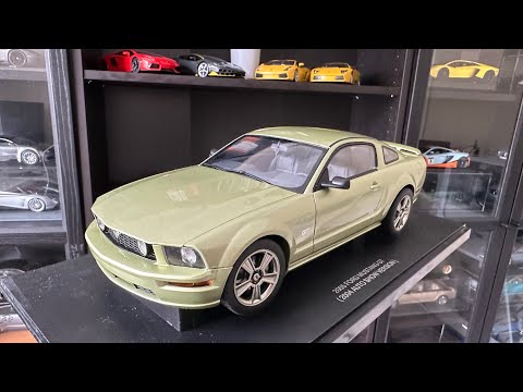 Ford Mustang GT AUTOart　1/18 s197 マスタング 1:18 Ford Mustang GT 2005 by Autoart Review - YouTube