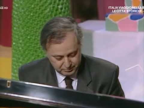 Ennio Vitanza al pianoforte ospite della trasmissione E compagnia bella