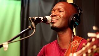 Peter Mawanga & the Amaravi Movement - Sungani Mwambo (studio live recording)