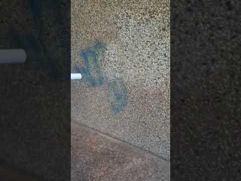 Video: Graffitien Vastainen Mies Tappaa Atarin