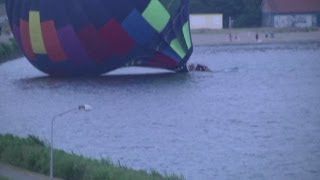 Hollandada Sıcak Hava Balonu Göle Indi