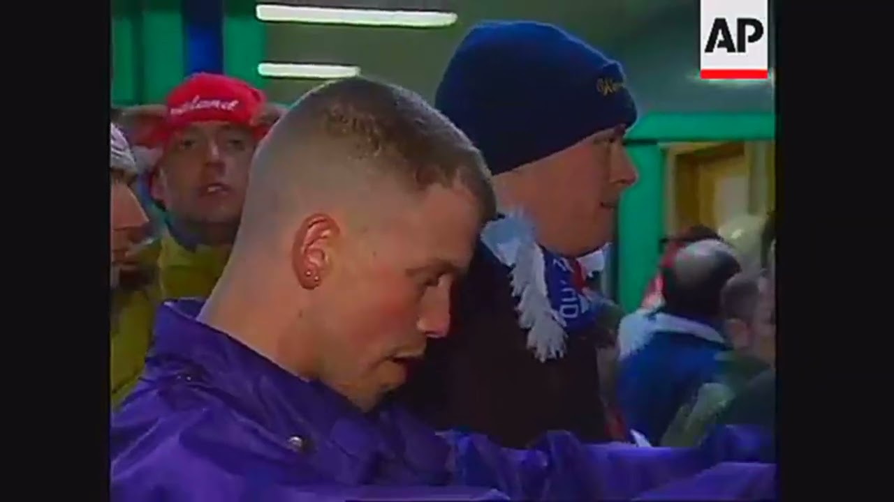 "NO SURRENDER TO THE IRA" ENGLAND FANS VS THE IRISH REPUBLIC IN DUBLIN