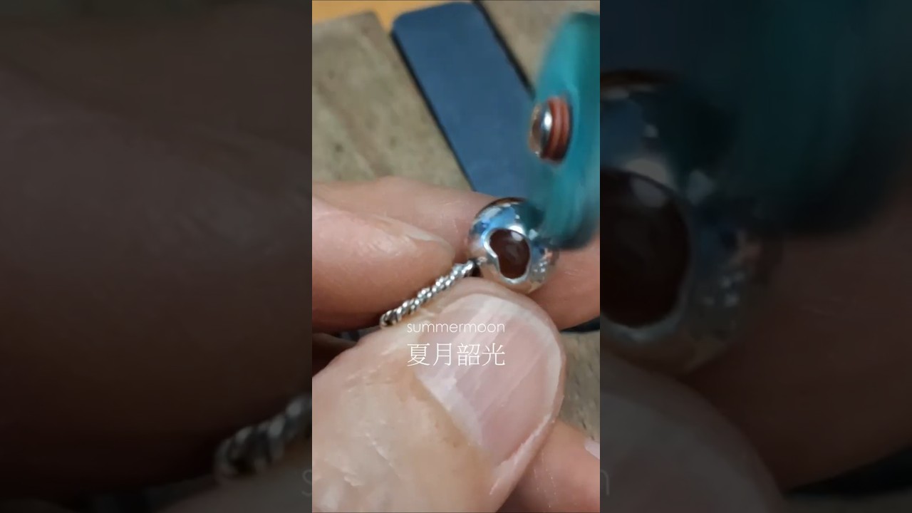 Melting Swarovski Element Crystal Bead燒熔施華洛世奇元素 #handmadejewelry #penden #手作 #墜飾 #SwarovskiElements 縮圖