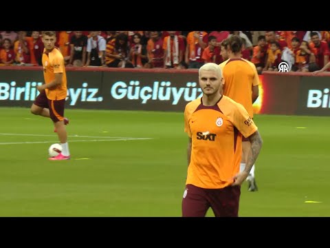 Galatasaray, taraftara açık antrenmanda hazırlıklarını sürdürdü