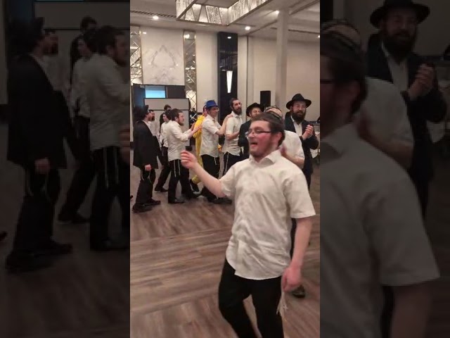Dancing Yechi by Pape's Wedding | ריקוד יחי בחתונת צדיק הלוי פייפ שי'