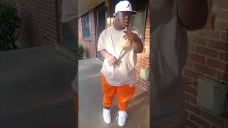 DJ PULLS UP ON FLEET IN THE PROJECTS!