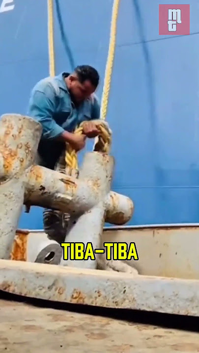 Never Stand Near a Mooring Rope Like This
