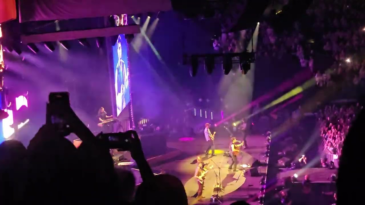 Niall Horan: Rod Laver Arena: Black and white: 3rd May 2024