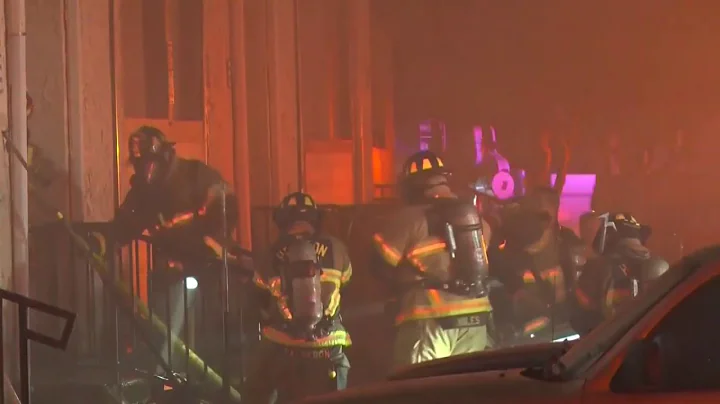 Firefighter injured battling large apartment fire in northwest Houston