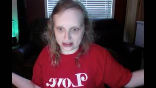 Cuddle E  Hugs (Season 11, Episode 225a)