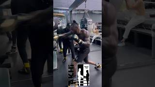 Deontay Wilder Practicing Floyd Mayweather FREEZE then STAB Right Hand to the Body TECHNIQUE