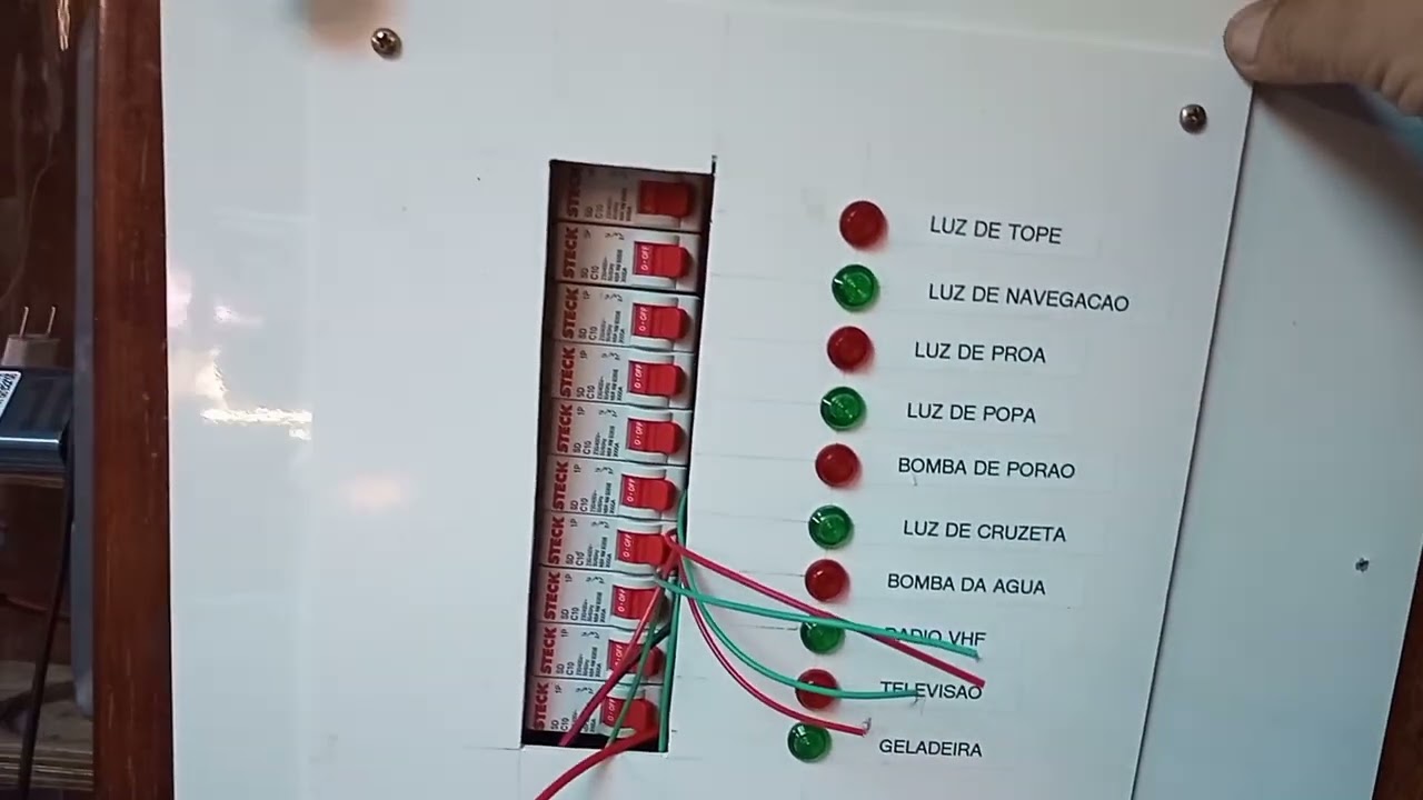 Construindo o painel elétrico do veleiro