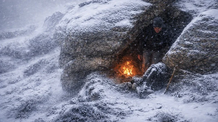 Surviving in severe winter snow and blizzards/Building a safe and strange shelter in an ancient cave